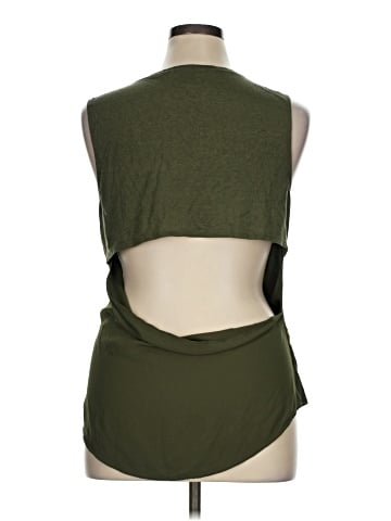 Trouve Sleeveless Top (view 2)