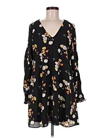 Trafaluc by Zara Casual Dress (view 1)