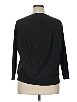 Lululemon Athletica 3/4 Sleeve T-Shirt (view 2)