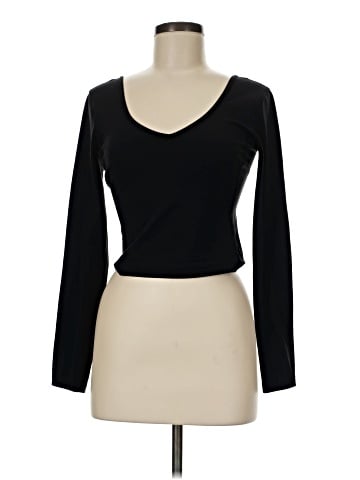 Lululemon Athletica Long Sleeve T-Shirt (view 1)