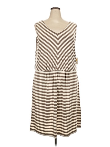 Croft & Barrow Casual Dress (view 1)