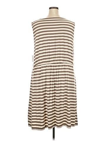 Croft & Barrow Casual Dress (view 2)