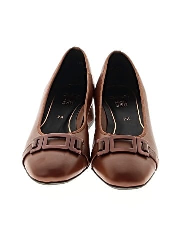 Ara Heels (view 2)