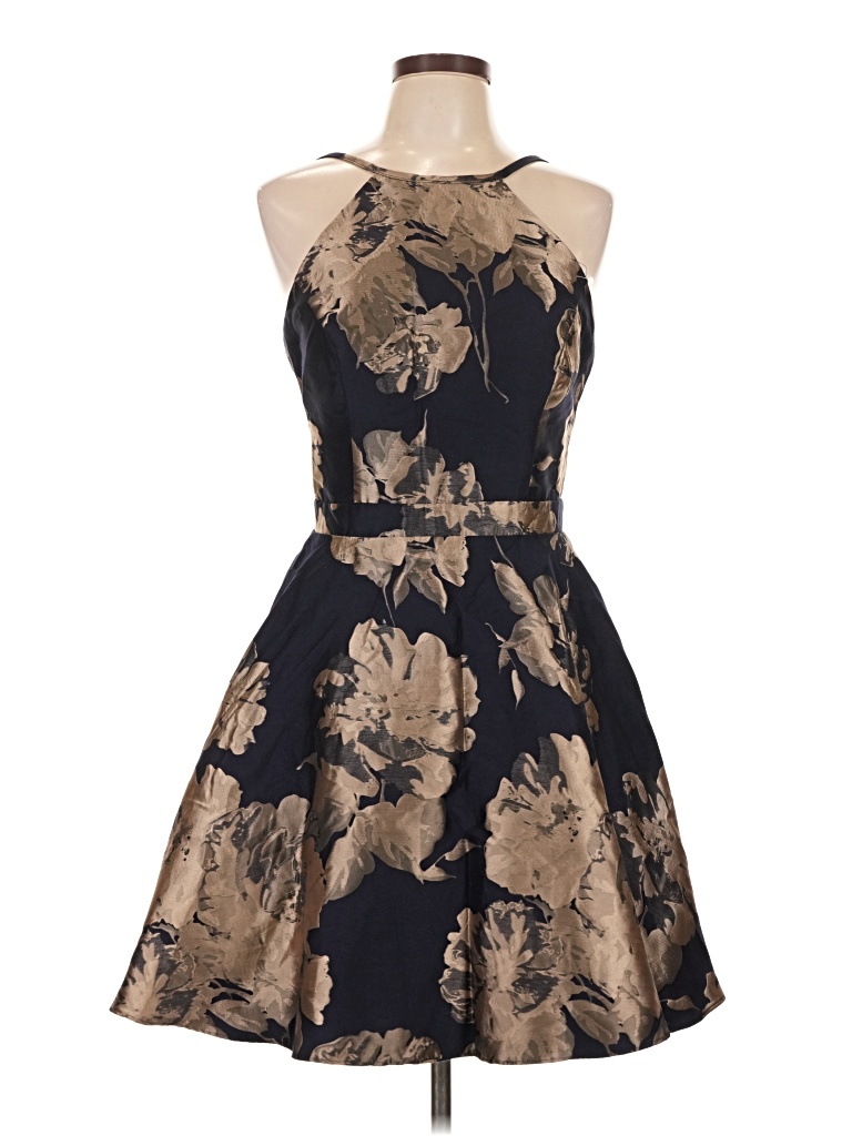 Pre-owned Xscape Cocktail Dress In Black