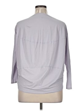 Lululemon Athletica 3/4 Sleeve T-Shirt (view 2)