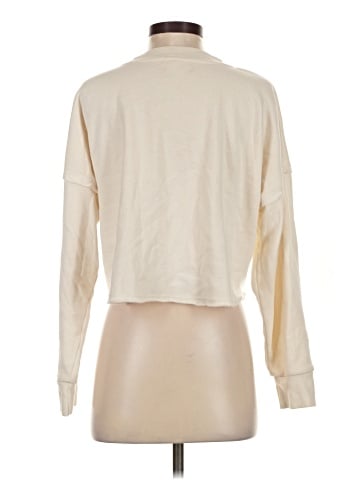colsie Long Sleeve Top (view 2)