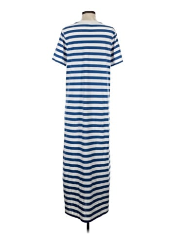 Old Navy Casual Dress (view 2)