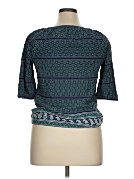 Old Navy 3/4 Sleeve T-Shirt (view 2)