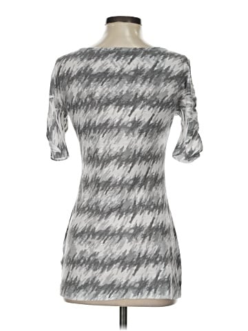 Maurices 3/4 Sleeve T-Shirt (view 2)
