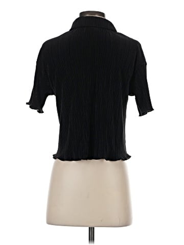 colsie Short Sleeve Blouse (view 2)