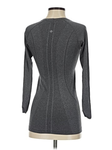 Lululemon Athletica 3/4 Sleeve T-Shirt (view 2)