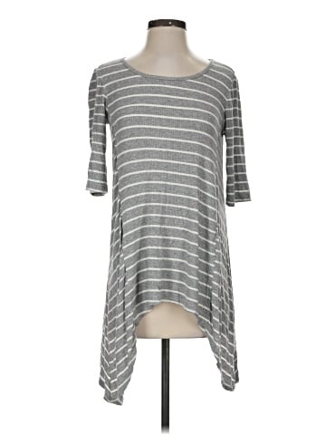 Lucy Love 3/4 Sleeve Top (view 1)