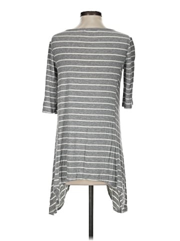 Lucy Love 3/4 Sleeve Top (view 2)