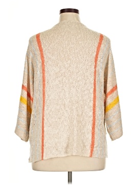 Dokotoo Poncho (view 2)