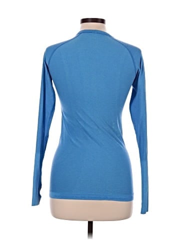 Lululemon Athletica Long Sleeve T-Shirt (view 2)
