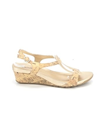 Kenneth Cole REACTION Wedges (view 1)