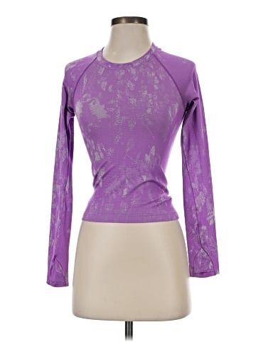 Lululemon Athletica Long Sleeve T-Shirt (view 1)