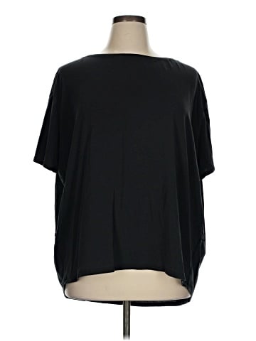 Lululemon Athletica 3/4 Sleeve T-Shirt (view 1)