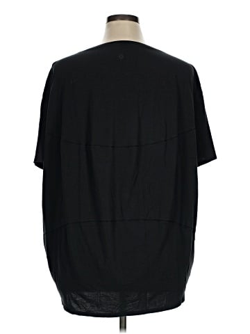 Lululemon Athletica 3/4 Sleeve T-Shirt (view 2)