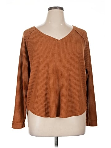American Eagle Outfitters Pullover Sweater (view 1)