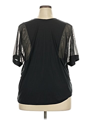 Nike Short Sleeve T-Shirt (view 2)