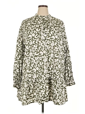 Elizabeth and James 3/4 Sleeve Blouse (view 1)