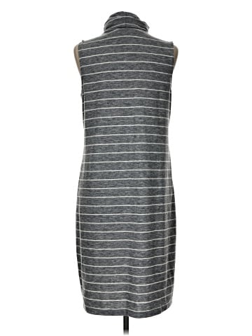 Old Navy Casual Dress (view 2)