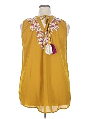 Entro Sleeveless Blouse (view 2)
