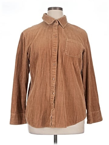 Croft & Barrow Long Sleeve Button-Down Shirt (view 1)
