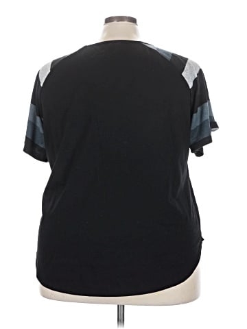 In'Voland Short Sleeve T-Shirt (view 2)