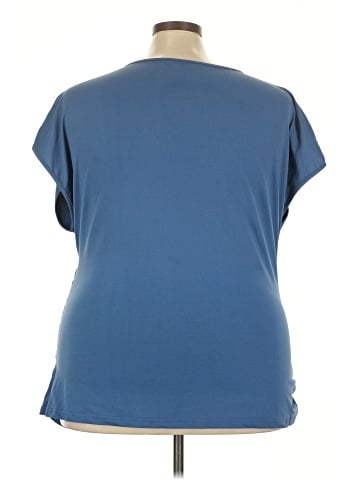 BLOOMCHIC Short Sleeve Top (view 2)