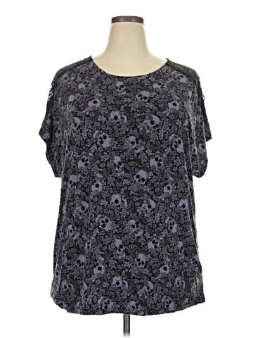 Torrid Short Sleeve T-Shirt (view 1)