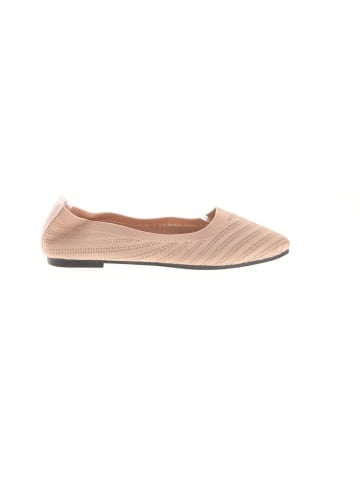 Unbranded Flats (view 1)