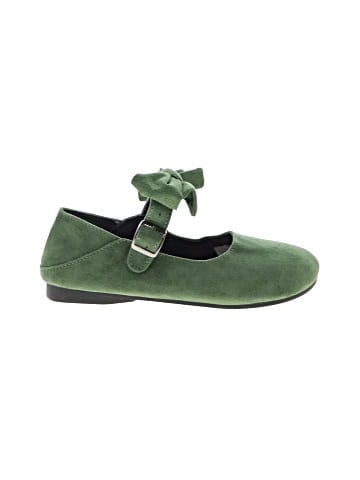 Unbranded Flats (view 1)