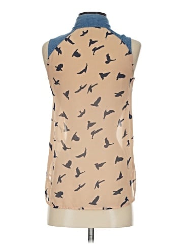 E&M Collection Sleeveless Button-Down Shirt (view 2)