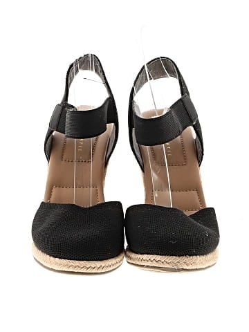 Kelly & Katie Wedges (view 2)