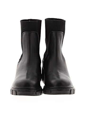 Steve Madden Ankle Boots (view 2)