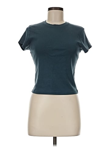 Uniqlo Short Sleeve T-Shirt (view 1)