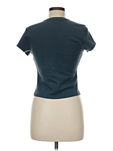 Uniqlo Short Sleeve T-Shirt (view 2)