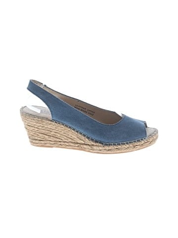 Fabiolas Wedges (view 1)