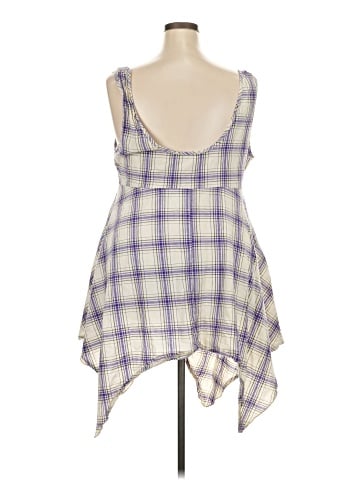 Rose Gal Sleeveless Blouse (view 2)