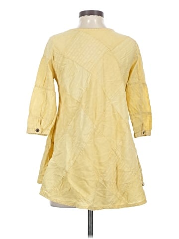Unbranded 3/4 Sleeve Button-Down Shirt (view 2)