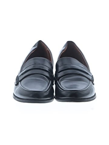 Universal Thread Flats (view 2)