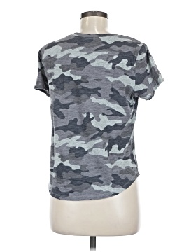 Old Navy Active T-Shirt (view 2)