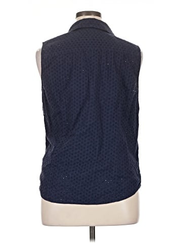 Croft & Barrow Sleeveless Button-Down Shirt (view 2)