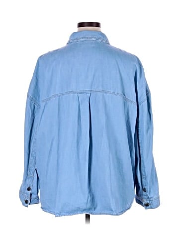 Lane Bryant Long Sleeve Button-Down Shirt (view 2)