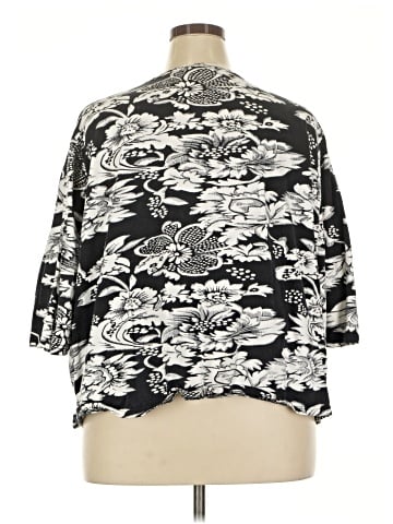 Liz & Me 3/4 Sleeve T-Shirt (view 2)
