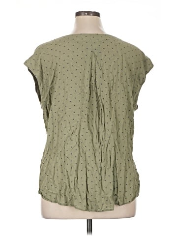 Universal Thread Sleeveless Blouse (view 2)