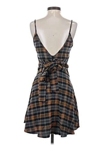 Hot Topic Casual Dress (view 2)