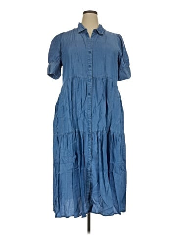 Crown & Ivy Casual Dress (view 1)